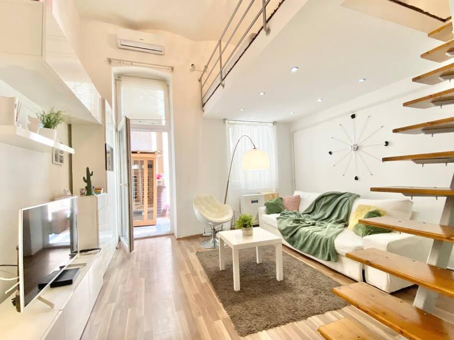 Stay Cool! Apartment With Sauna And Private Garden Budapeste Exterior foto